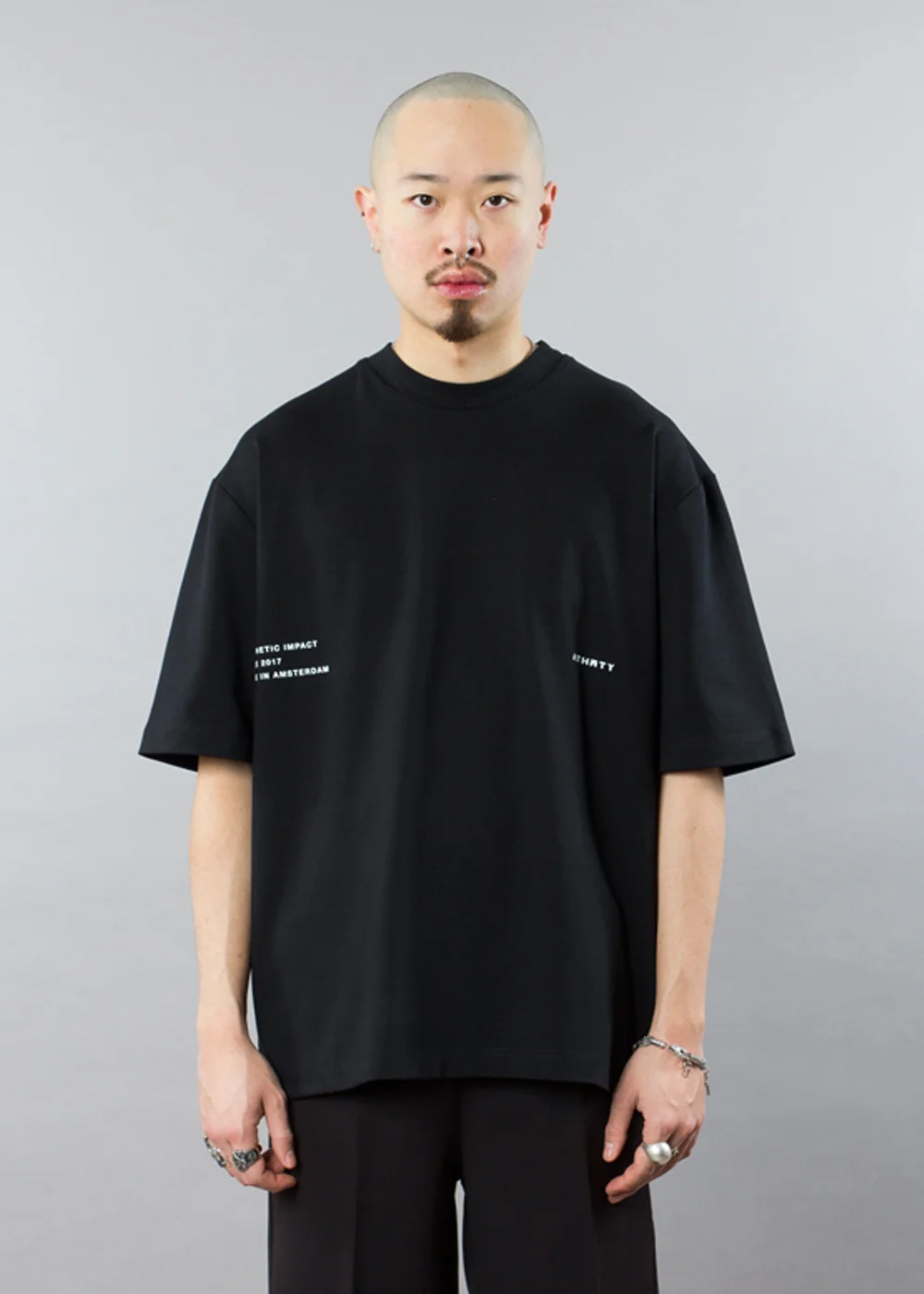 Alternative view of ESSENTIAL T-shirt black