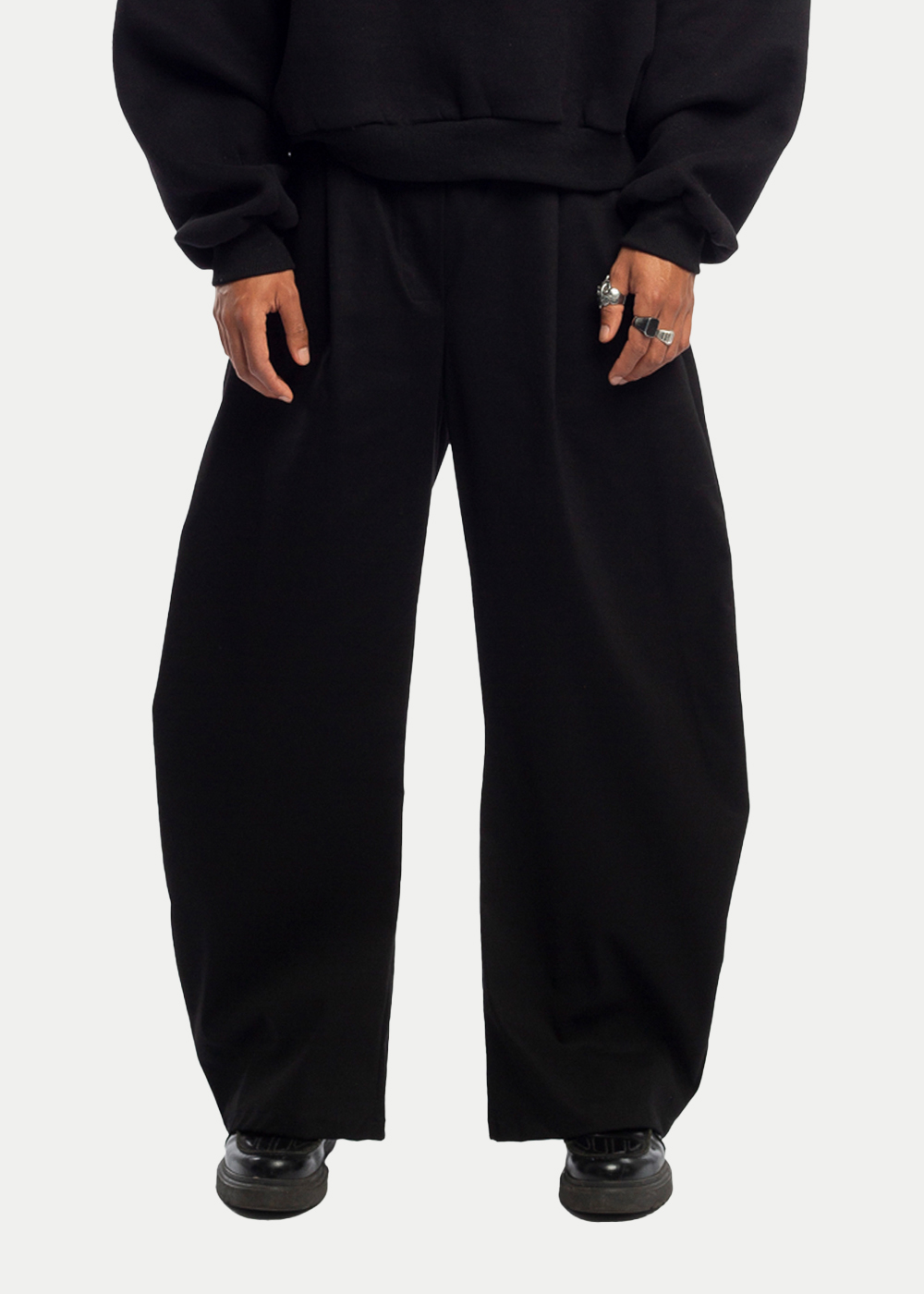 Umbra barrel pants black